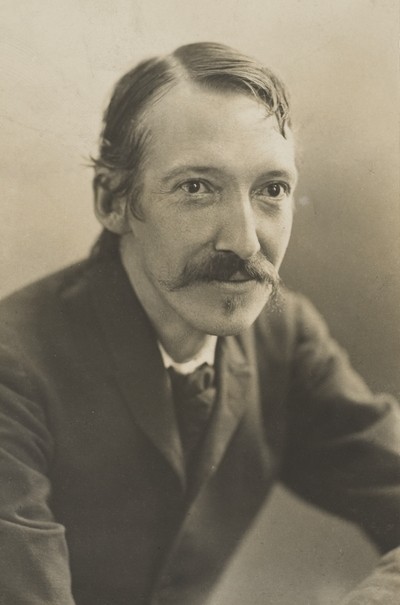 Retrato em sépia de Robert Louis Stevenson, com bigode e cabelo penteado para trás